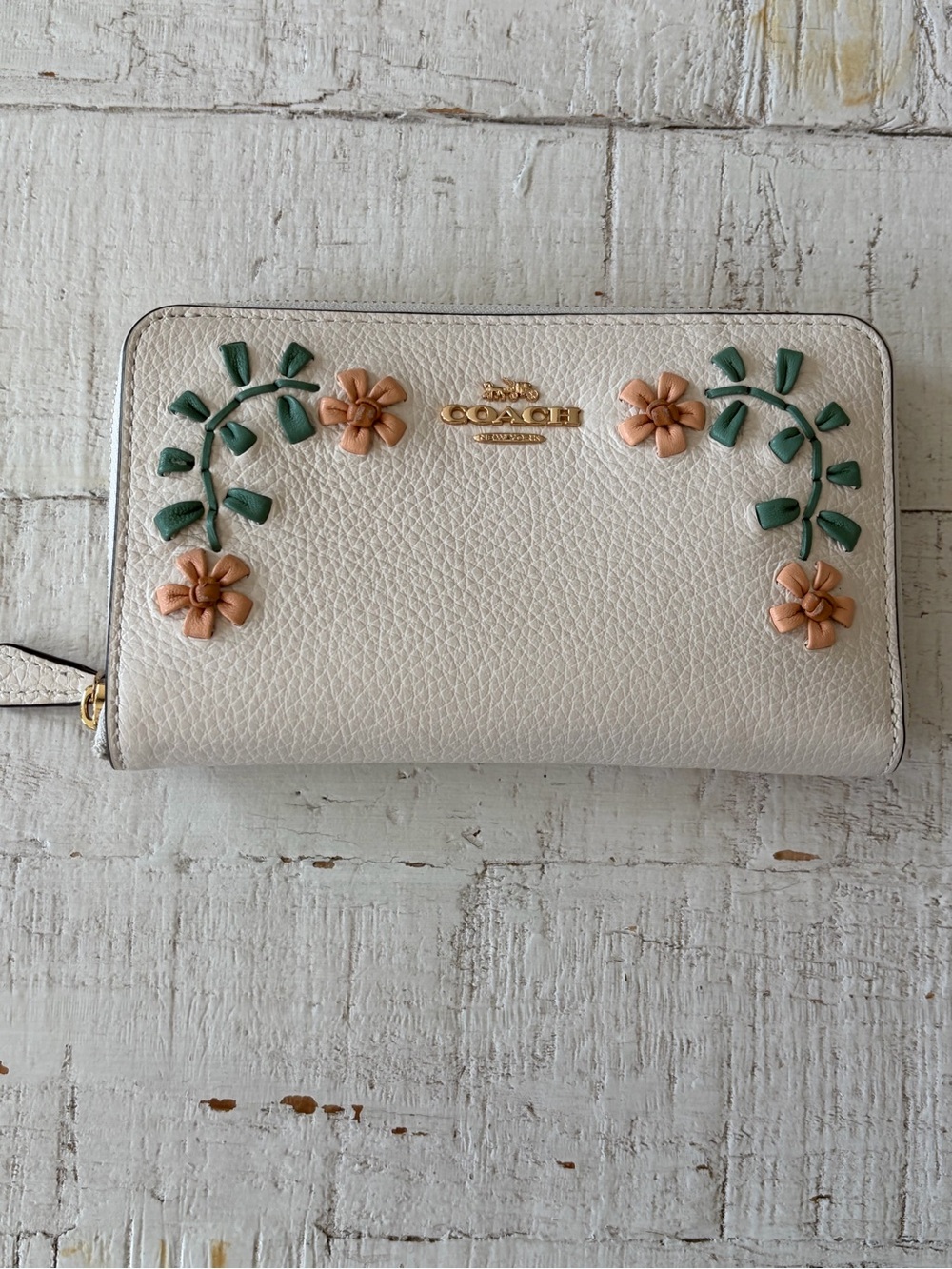 Coach Medium ID Zip Wallet with Floral Whipstitch in Chalk Pebbled Leather - Picture 15 of 15